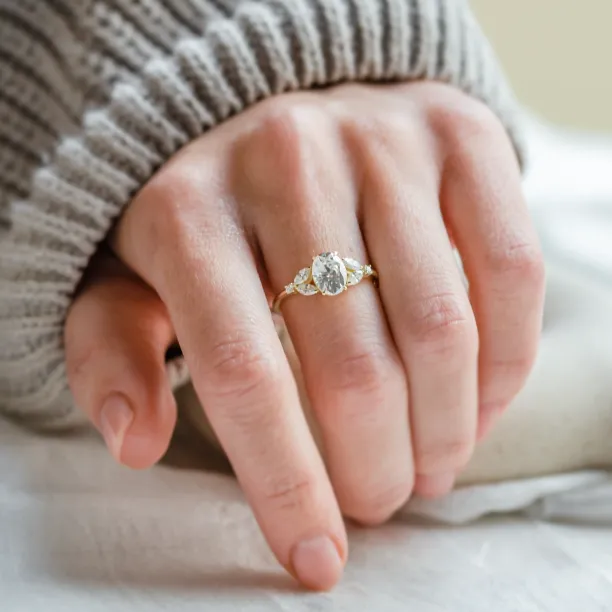 Gold vintage ring with moissanity GEMMA Image