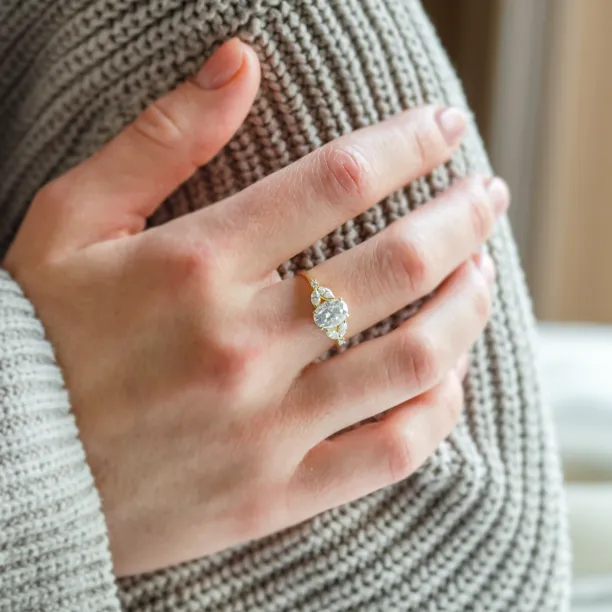 Gold vintage ring with moissanity GEMMA Image