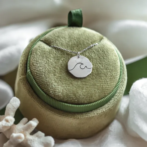 Matný zlatý náhrdelník s vlnou ATLANTIC Image