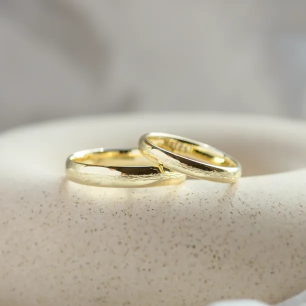 Unusual wedding rings with embossed rope NASH Image