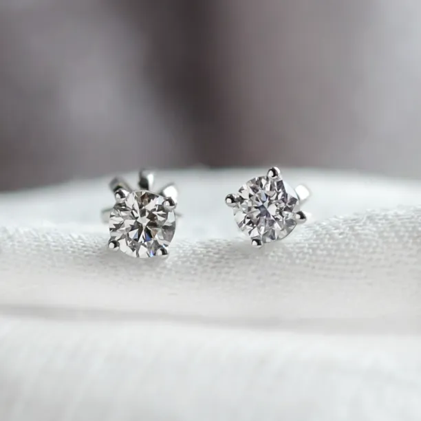 Klasické náušnice s diamanty ESTELLE Image