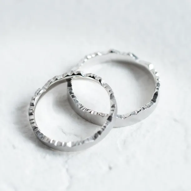 Unusual wedding rings with mountain motive PEAK Image