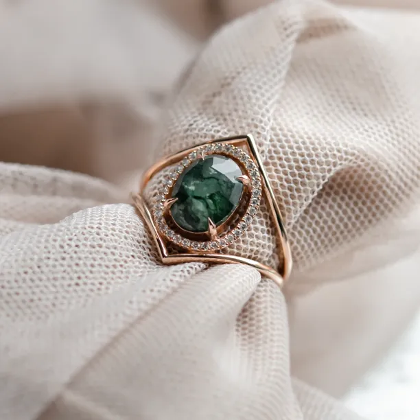 Luxury gold ring with moss agate and diamonds PINIA Image