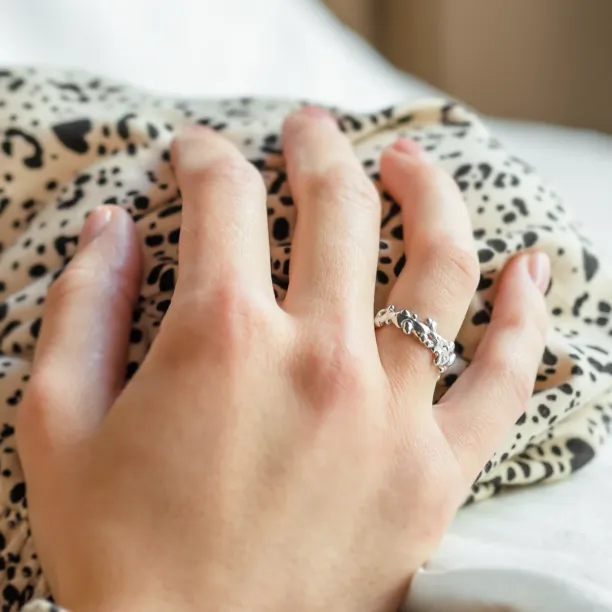 Avantgardní snubní prsteny s organickými prvky NALANI Image