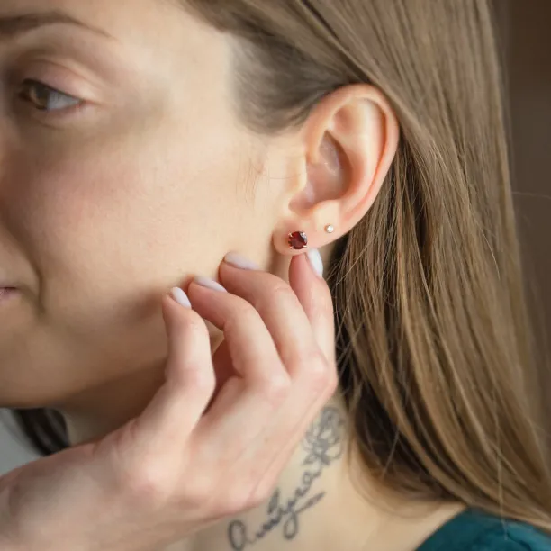 Zlaté náušnice s granáty AMANDA Image