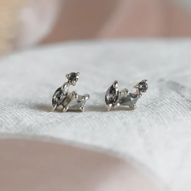 Gold jewelry set with salt and pepper diamonds in cluster style SHIRLEY  Image