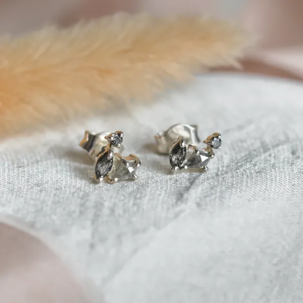 Gold jewelry set with salt and pepper diamonds in cluster style SHIRLEY  Image