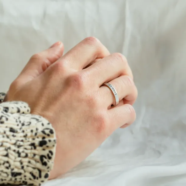 Gravírované snubní prsteny s římskými číslicemi NADIA Image