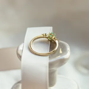 Gold ring with emerald and kite salt and pepper diamonds KIM Thumbnail