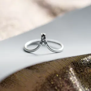 Curved gold ring with salt and pepper diamond LEILA