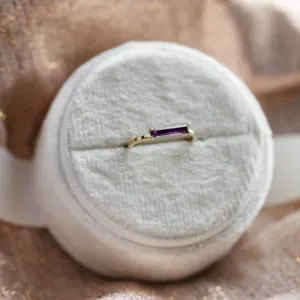 Gold ring with baguette amethyst AYLA Thumbnail