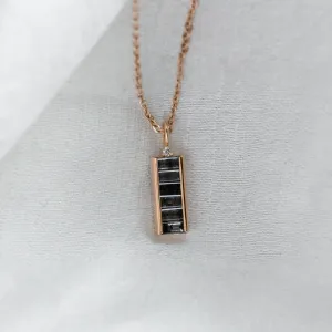 Gold pendant with salt and pepper diamonds and classic diamond EVERLY Thumbnail