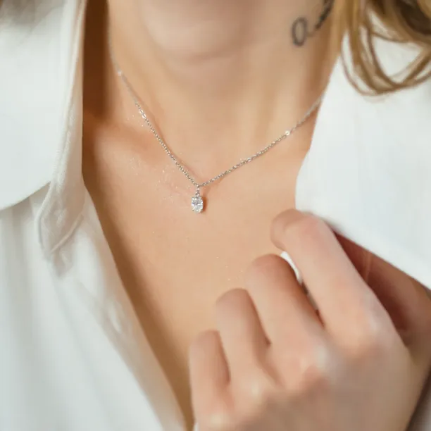 Zlatý přívěsek s oválným moissanitem VIVIEN Image