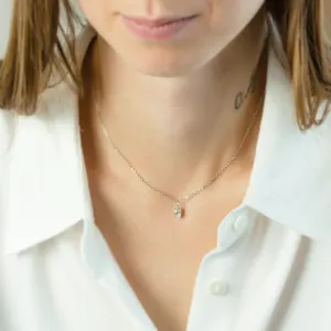 Zlatý přívěsek s oválným moissanitem VIVIEN Thumbnail