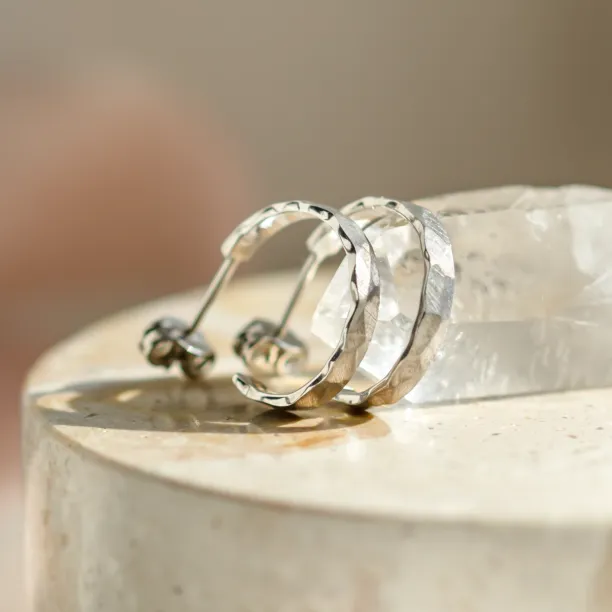 Zlaté kruhové náušnice s nerovnoměrným tvarem BREE Image