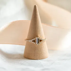 Elegantní zásnubní prsten s moissanity BLAIRE