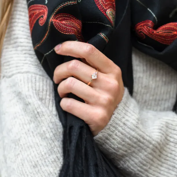 Zlatý prsten s kite moissanitem CAMERON Image