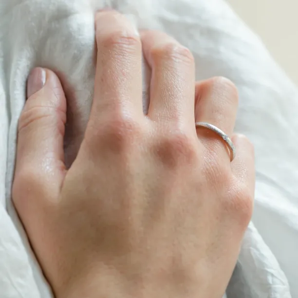 Minimalist engagement ring CHER Image