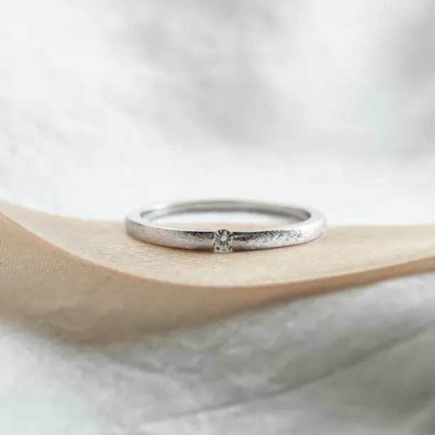 Minimalist engagement ring CHER Image