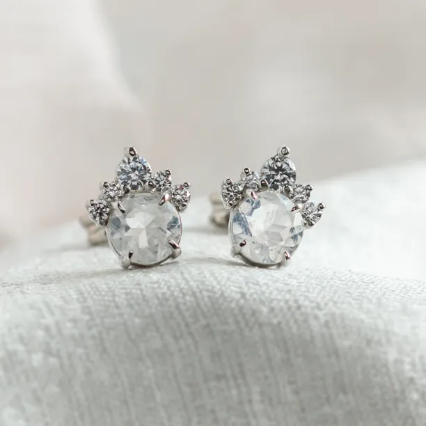 Gold earrings with moonstone and diamonds MONY Image