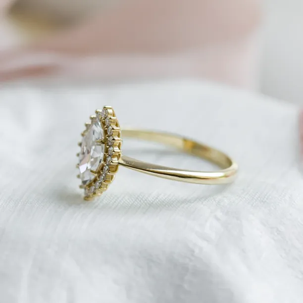 Halo zásnubní prsten s marquise diamantem JULIA Image
