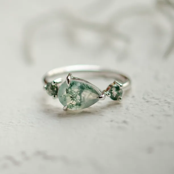 Asymmetrical gold ring with moss agates ARTE Image