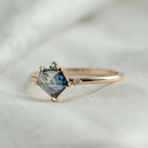 Gold ring with asymmetric sapphire SIGNIFICA Thumbnail