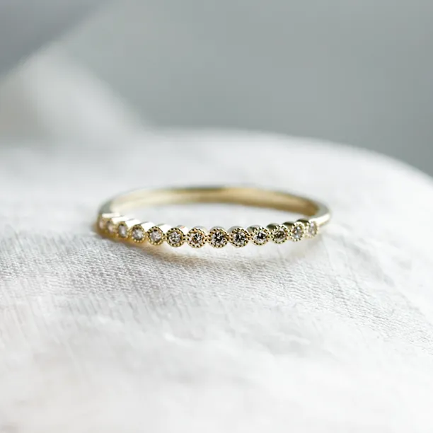 Zlatý prsten s diamanty v half eternity provedení CHRISTINE Image