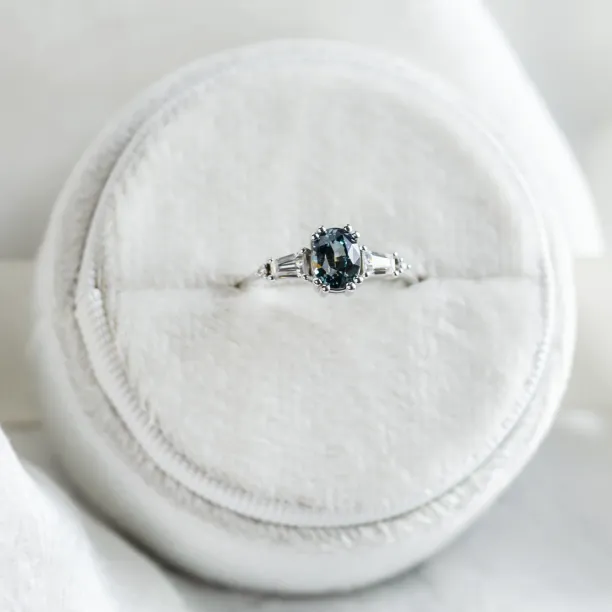 Gold ring with teal oval sapphire DIANA Image