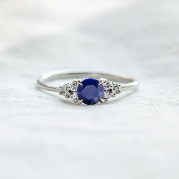 Zlatý prsten s centrálním lapis lazuli a diamanty ROYAL Image