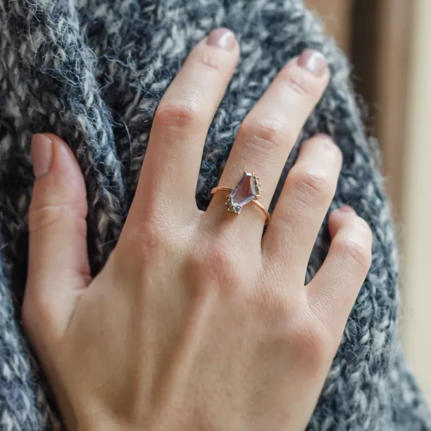 Gold ring with natural sapphire in violet colour SUZANNE Image