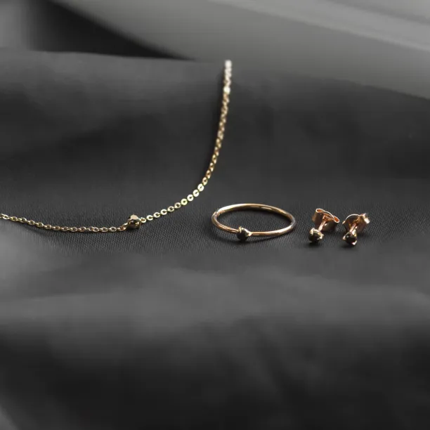 Minimalist jewelry collection with black diamond DUNCAN Image
