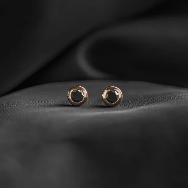 Golden earrings with black diamonds AMAYA Image