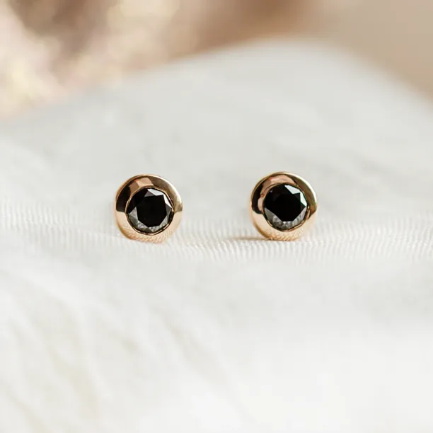 Golden earrings with black diamonds AMAYA Image