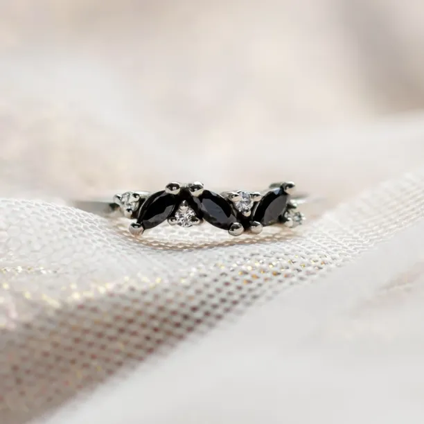 Gold ring with marquise black and classic diamonds VALLO Image