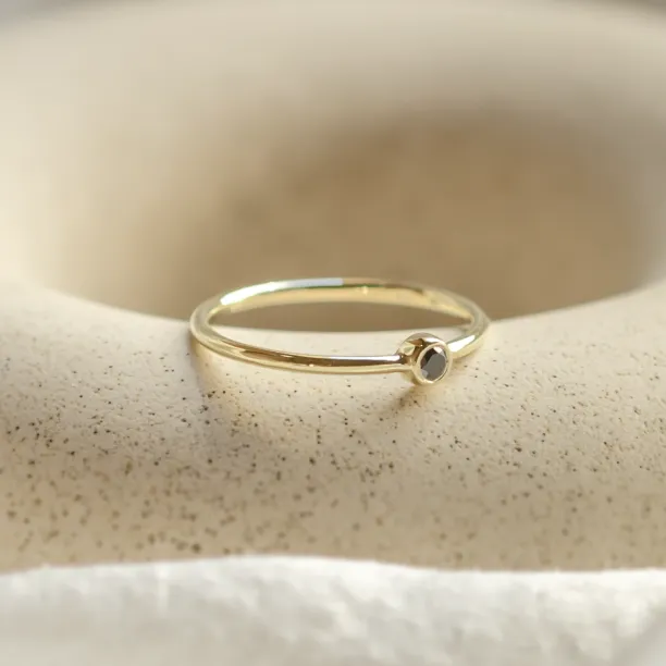 Minimalistický prsten s černým diamantem BLAIZE Image