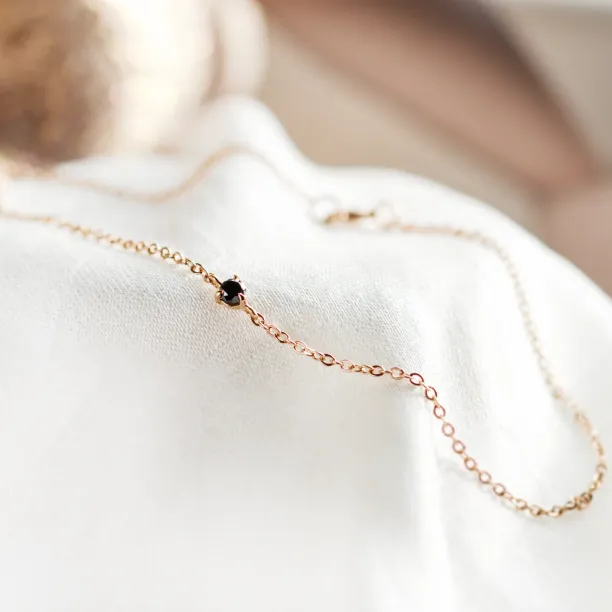 Minimalist bracelet with a black diamond BLAKE Image