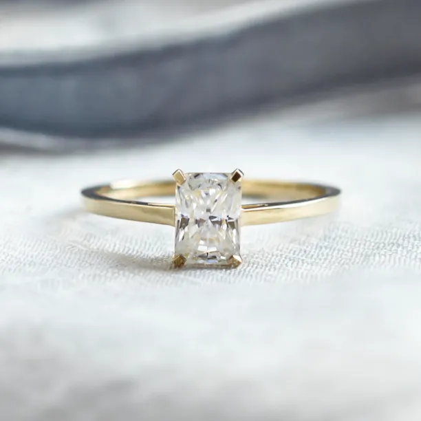 Minimalist engagement ring with moissanite BAGI Image
