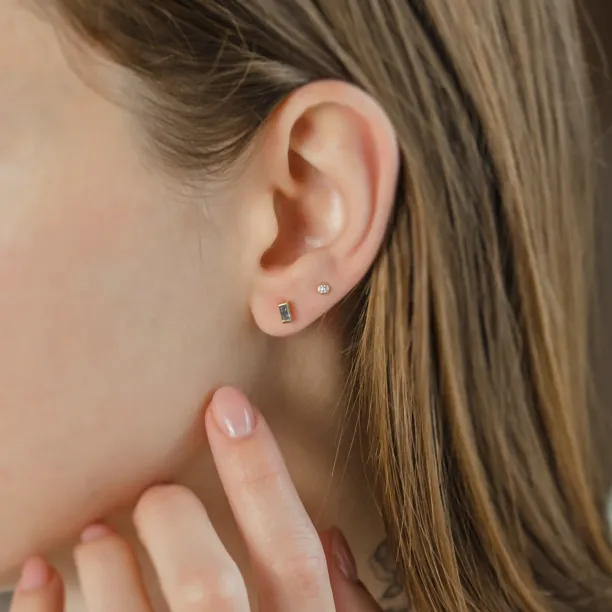 Minimalist earrings with baguette salt and pepper diamonds LOFI Image