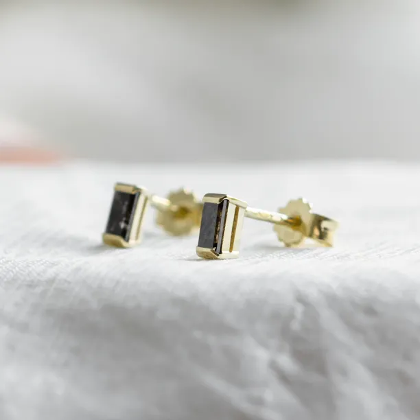 Minimalist earrings with baguette salt and pepper diamonds LOFI Image