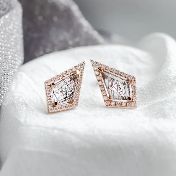 Výrazné náušnice s rutilovými křišťály a bočními diamanty ALEXIS Image