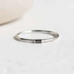 Zlatý prstýnek s baguette salt'n'pepper diamantem TORRE Thumbnail