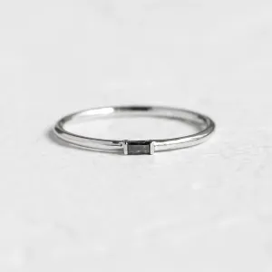 Zlatý prstýnek s baguette salt'n'pepper diamantem TORRE Thumbnail