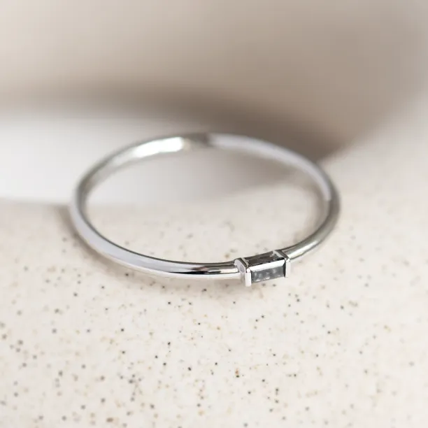 Zlatý prstýnek s baguette salt'n'pepper diamantem TORRE Image