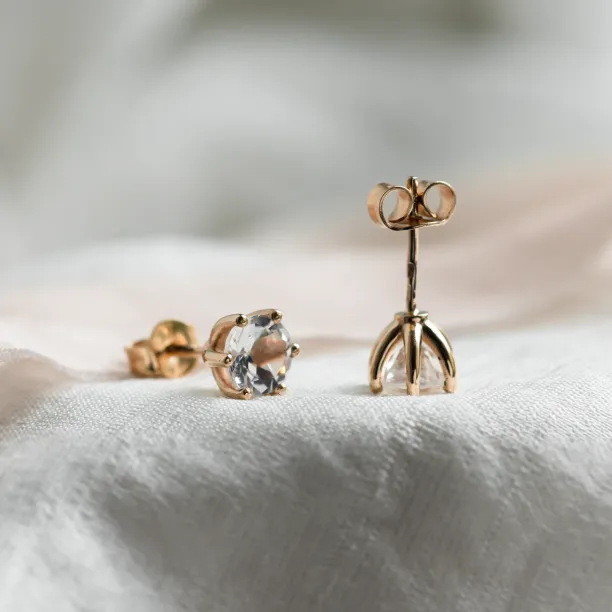 Stud earrings with white moonstone JULIET Image