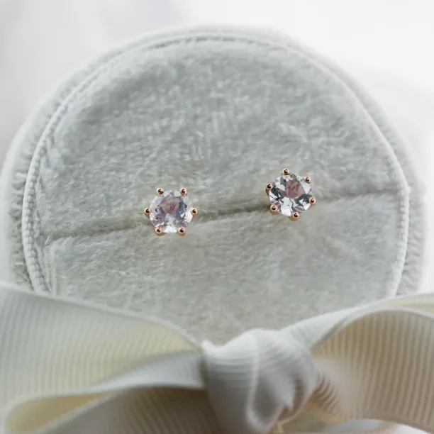 Stud earrings with white moonstone JULIET Image