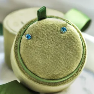 Náušnice pecky s modrým topazem DENIM Thumbnail