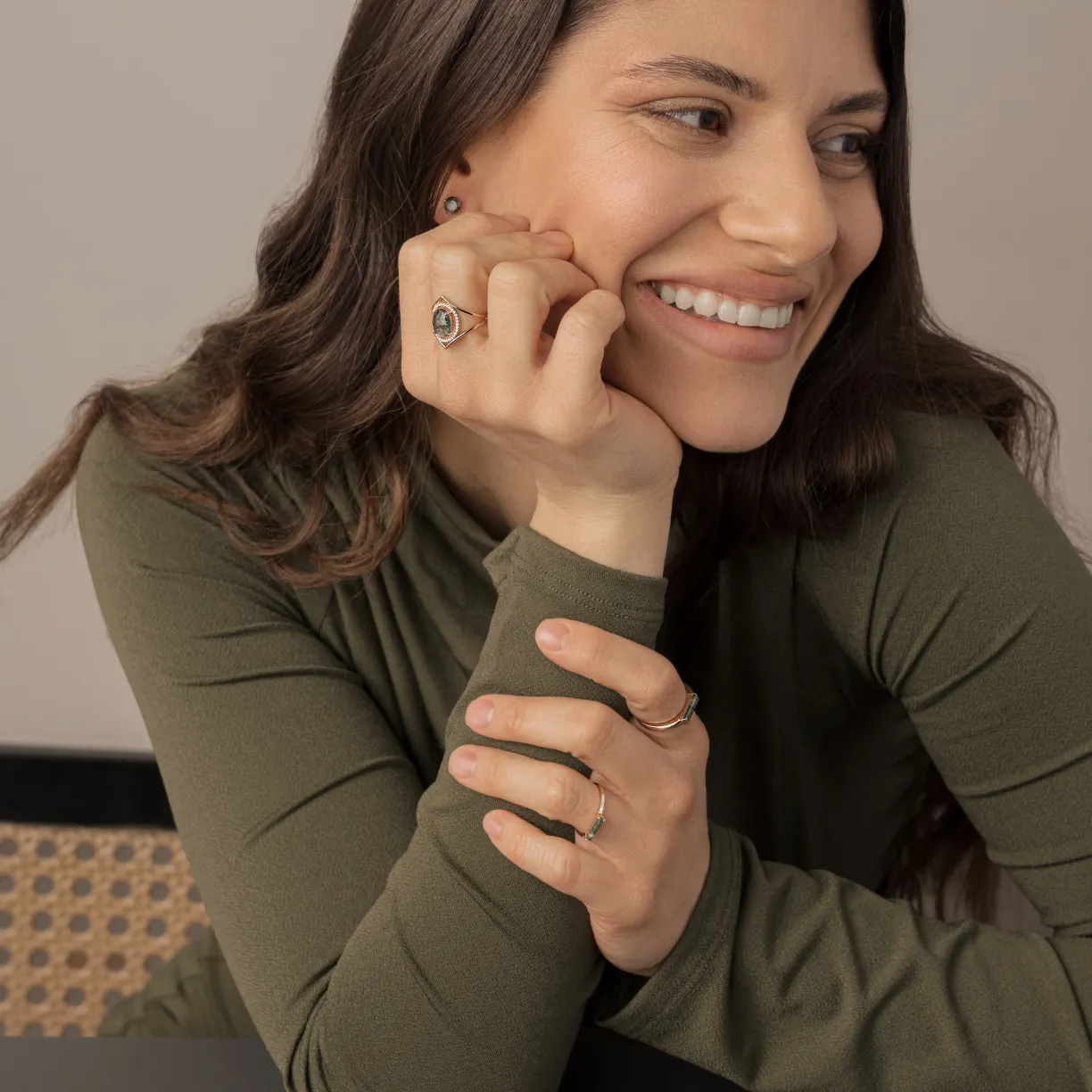 vyrazny_prsten_s_mechovym_achatem