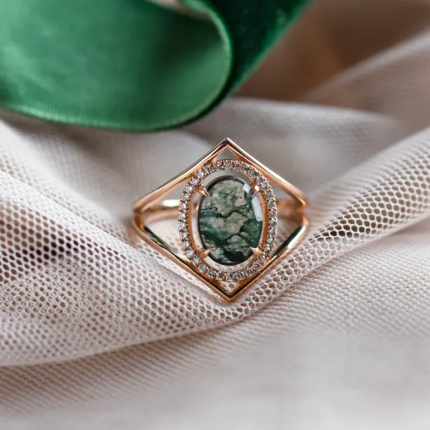 Luxury gold ring with moss agate and diamonds PINIA Image