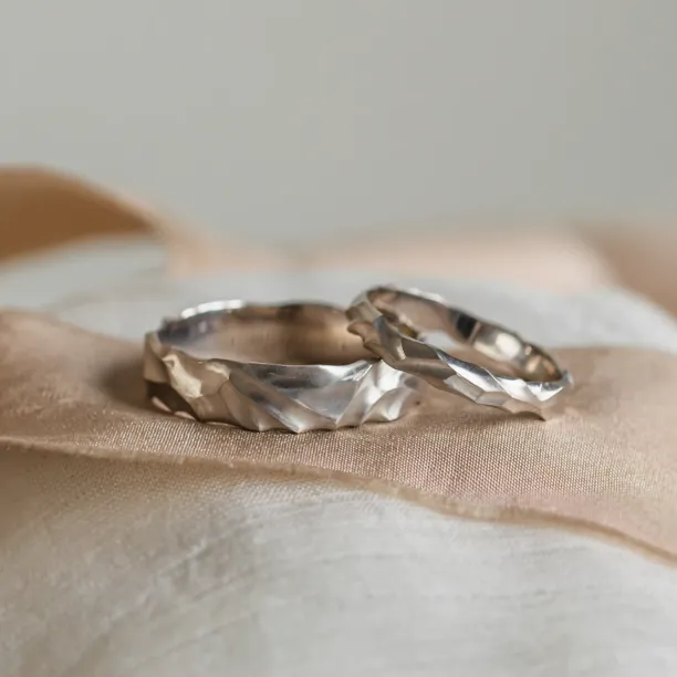 Originální snubní prsteny s vrypy ROCK Image